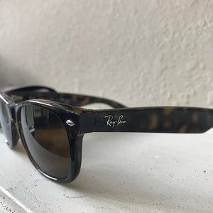 Ray-Ban Wayfarer Sunglasses + Case